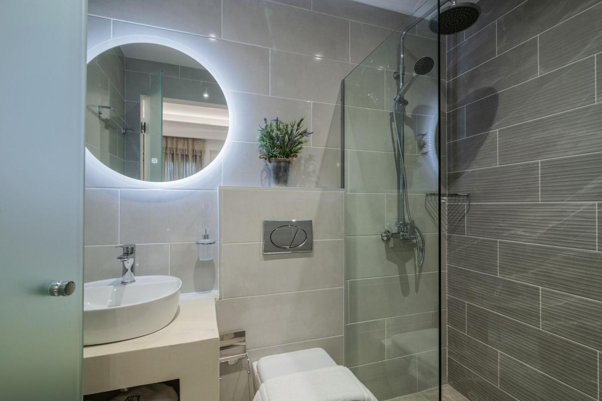 Suncourt Lux Apartment